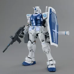 Alternative view of MG 1/100 GUNDAM RX-78-2 VER 3.0 (GUNDAM BASE COLOR)